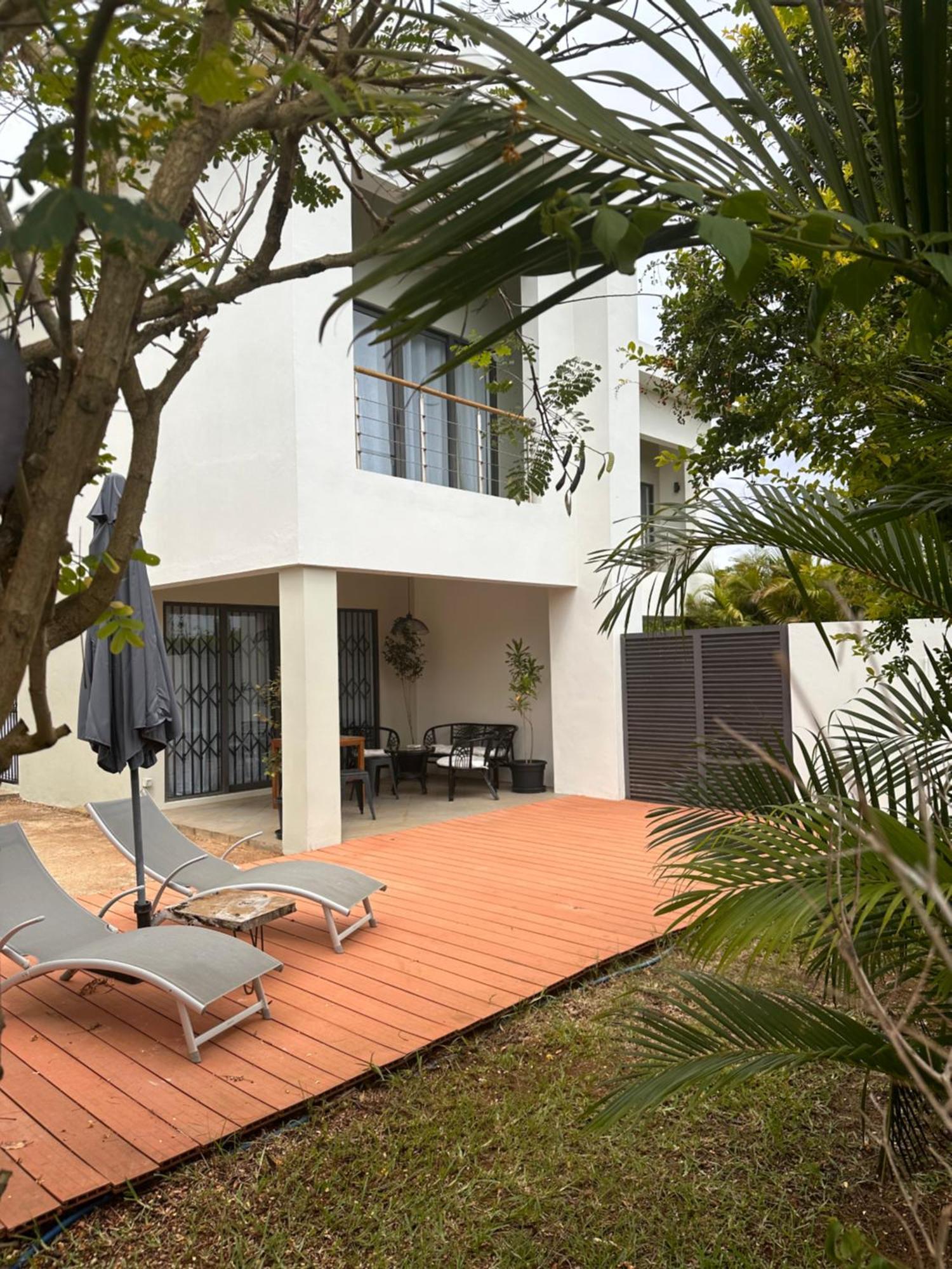 Modern Villa In Grand Bay - Short Walk To Beach Exterior photo